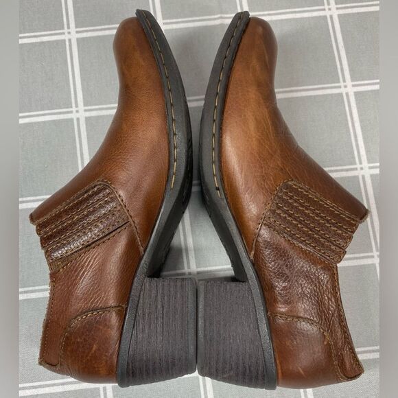 BOC Born Concept Brown Leather Slip on Boots Ankle Booties Womens Size 6 Shoes - Picture 6 of 15